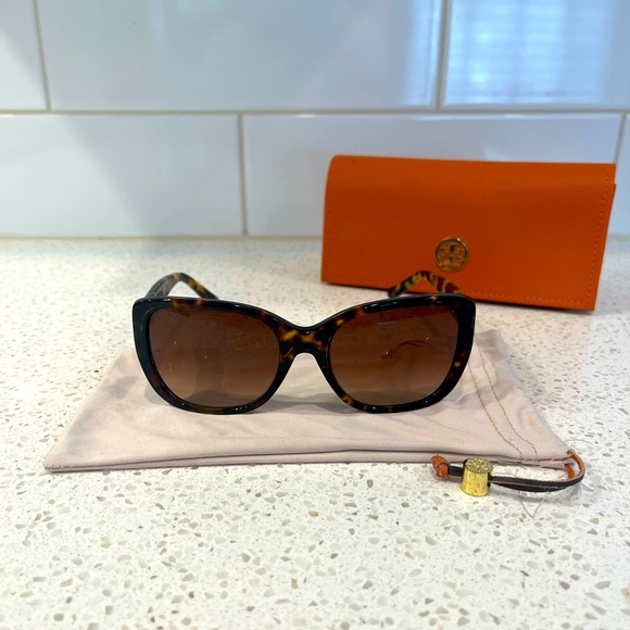 Tory Burch Tortoiseshell Sunglasses with Case - Picture 1 of 9